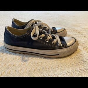 Converse size 6